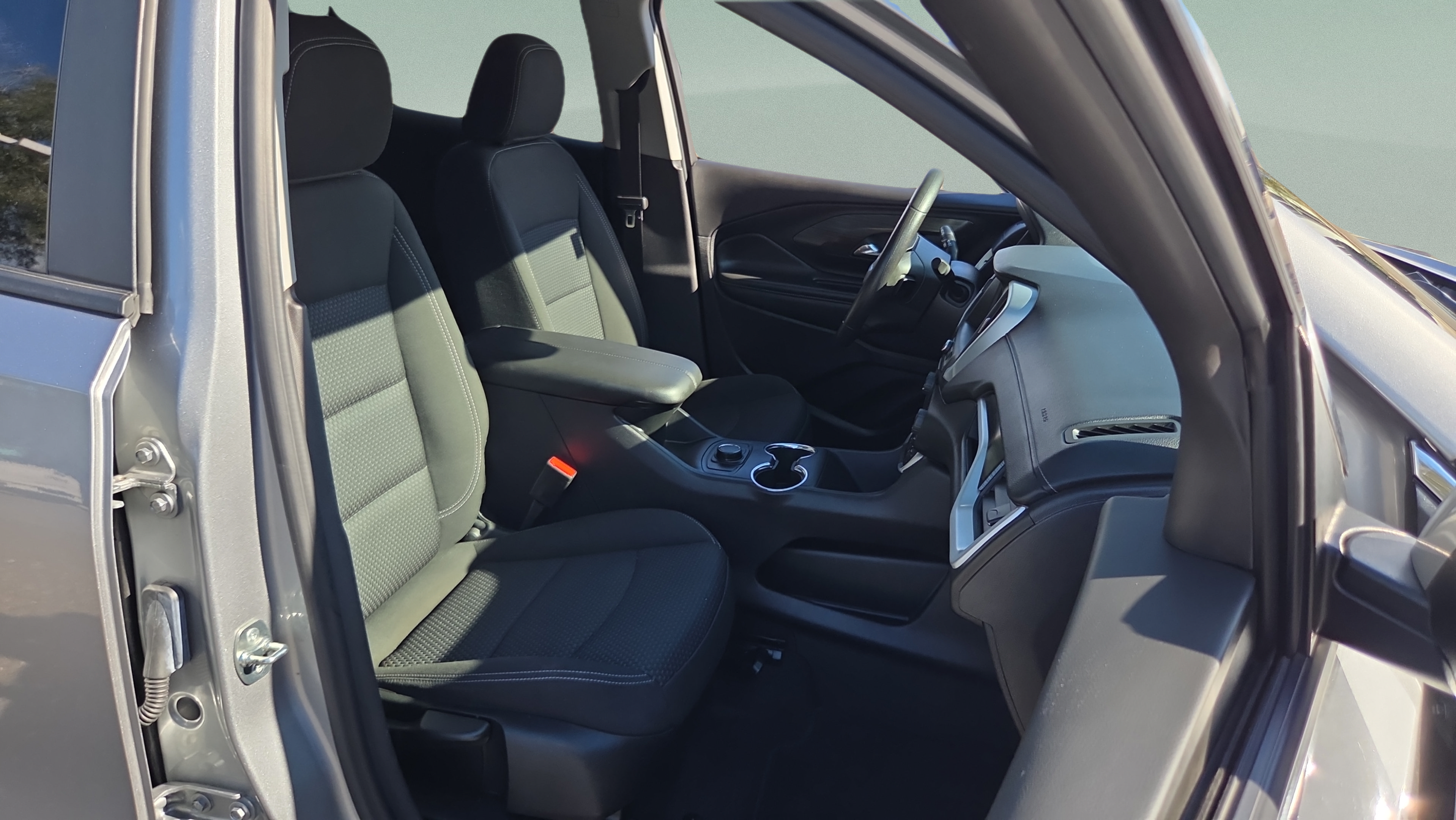 Used 2024 GMC Terrain SLE FWD image 15