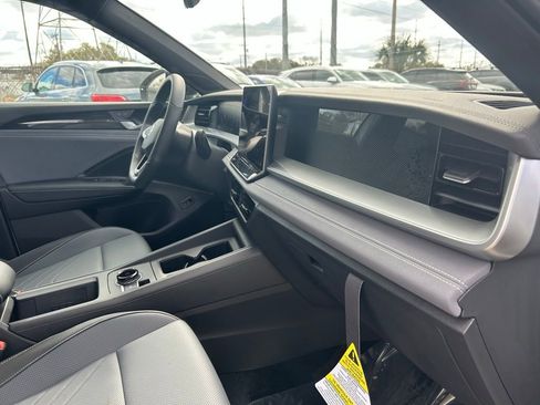 New 2026 Volkswagen Tiguan SE R-Line image 44