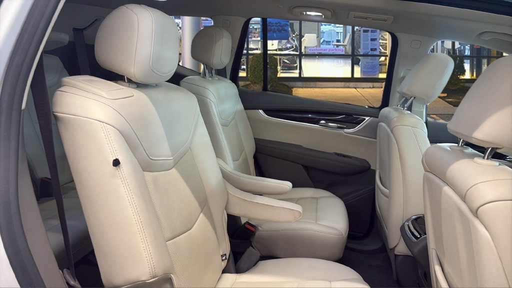 Used 2021 Cadillac XT6 Premium Luxury AWD/4WD image 19