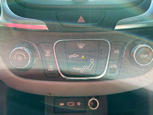 Used 2021 Chevrolet Equinox LS w/ LS Convenience Package image 15