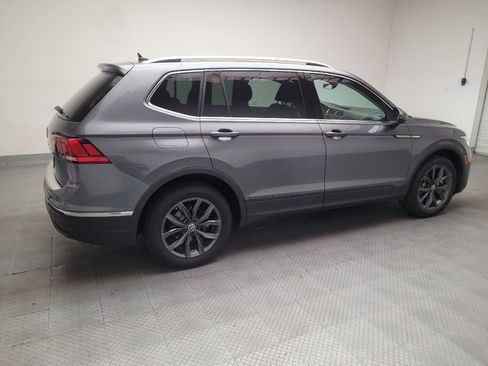 Used 2023 Volkswagen Tiguan SE w/ Panoramic Sunroof Package FWD image 10