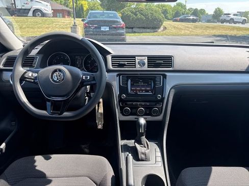 Used 2016 Volkswagen Passat 1.8T S FWD image 12