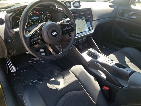 Certified 2024 Nissan Z Performance w/ Floor Mat Package RWD image 11