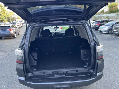 Used 2018 Toyota 4Runner SR5 image 16