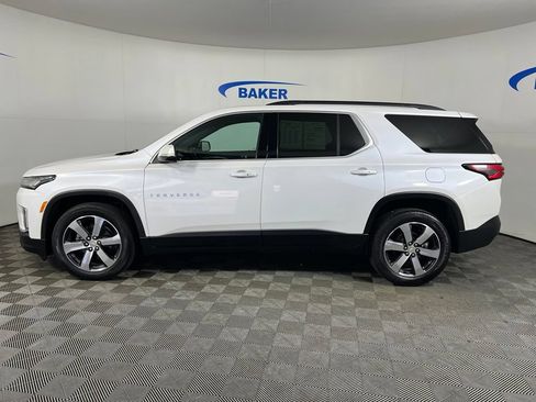 Certified 2023 Chevrolet Traverse LT w/ LT Premium Package AWD/4WD image 2