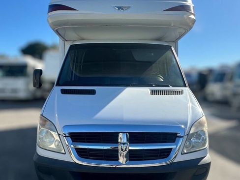 Used 2008 Dodge Sprinter 3500 image 2