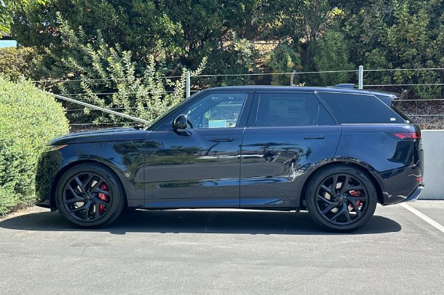 New 2026 Land Rover Range Rover Sport Dynamic SE AWD/4WD image 2