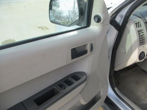 Used 2011 Ford Escape XLS w/ 101A Rapid Spec Order Code image 24