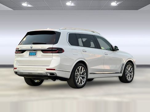New 2026 BMW X7 xDrive40i image 8
