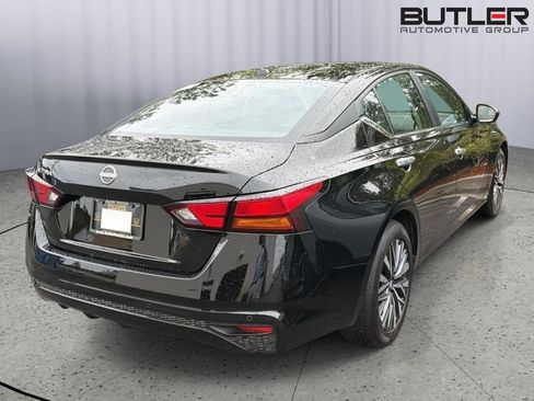 Used 2025 Nissan Altima 2.5 SV FWD image 5