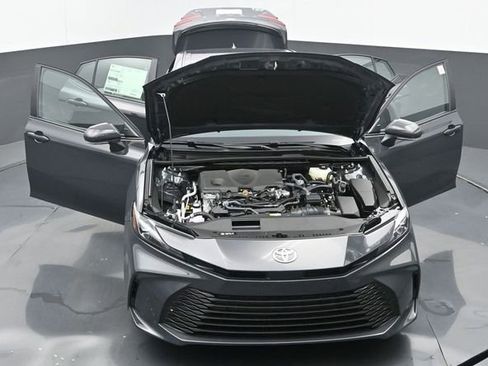Used 2025 Toyota Camry LE w/ Convenience Package FWD image 33
