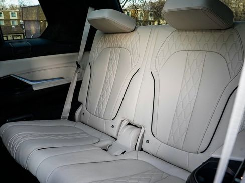 Certified 2025 BMW X7 M60i w/ Executive Package image 21