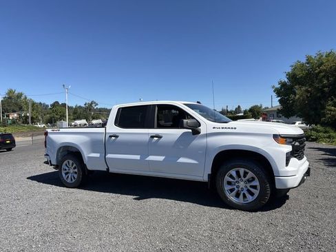 Used 2023 Chevrolet Silverado 1500 Custom AWD/4WD image 9
