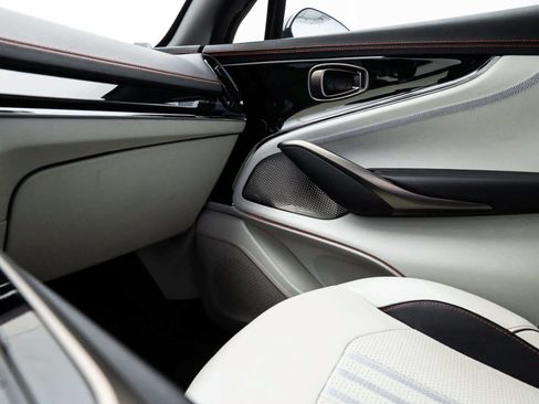 Used 2025 Aston Martin DBX 707 AWD/4WD image 29