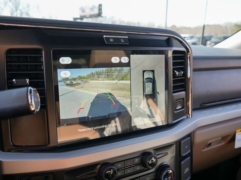 New 2026 Ford F250 XLT w/ XLT Premium Package AWD/4WD image 25