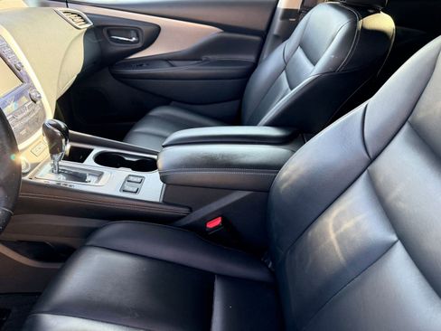 Used 2022 Nissan Murano SV w/ SV Midnight Edition Package image 12