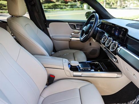 Used 2023 Mercedes-Benz GLB 250 image 21