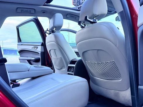 Used 2014 Cadillac SRX Luxury AWD/4WD image 8