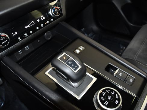 Used 2025 Mitsubishi Outlander SE AWD/4WD image 31