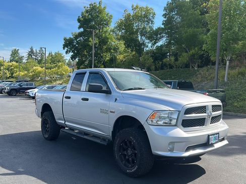 Used 2017 RAM 1500 Express w/ Express Value Package AWD/4WD image 5
