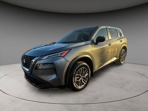 Used 2021 Nissan Rogue S image 1