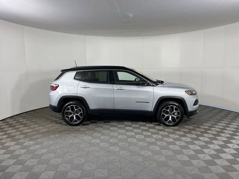 Used 2026 Jeep Compass Limited image 8