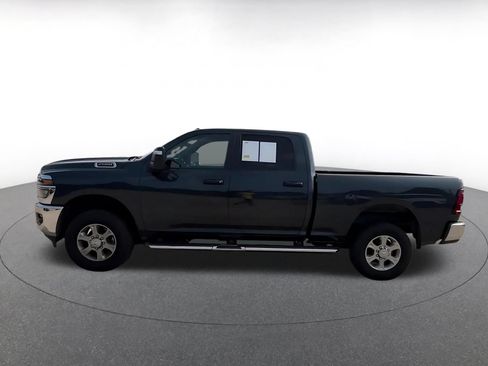 Used 2025 RAM 2500 Big Horn AWD/4WD image 9