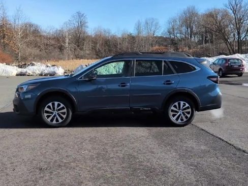 Certified 2022 Subaru Outback Premium image 5