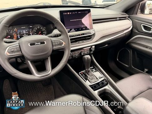 Used 2024 Jeep Compass Latitude w/ Convenience Group AWD/4WD image 9