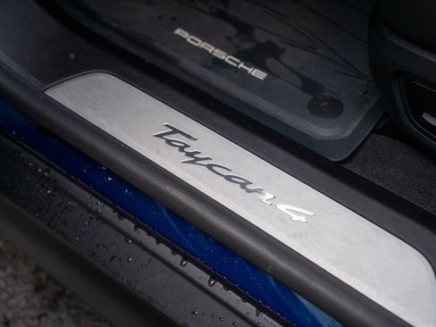 Certified 2025 Porsche Taycan image 12