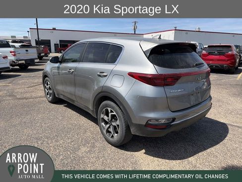 Used 2020 Kia Sportage LX image 4