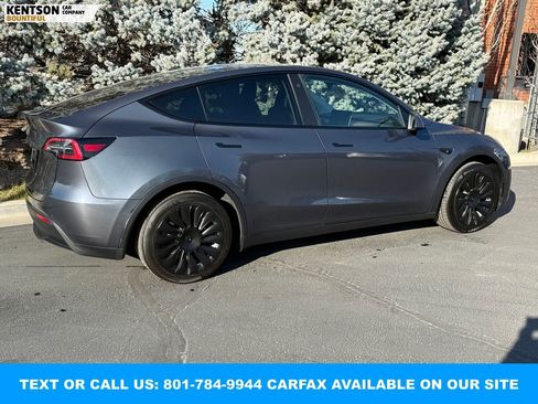 Used 2022 Tesla Model Y Long Range image 10