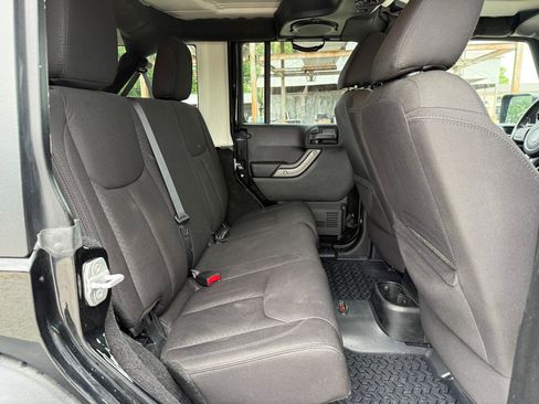 Used 2014 Jeep Wrangler Unlimited Sport w/ Quick Order Package 24S AWD/4WD image 18