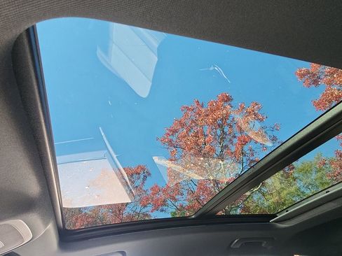 New 2025 Audi Q3 2.0T Premium image 10