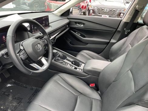Used 2023 Honda Accord Touring image 6