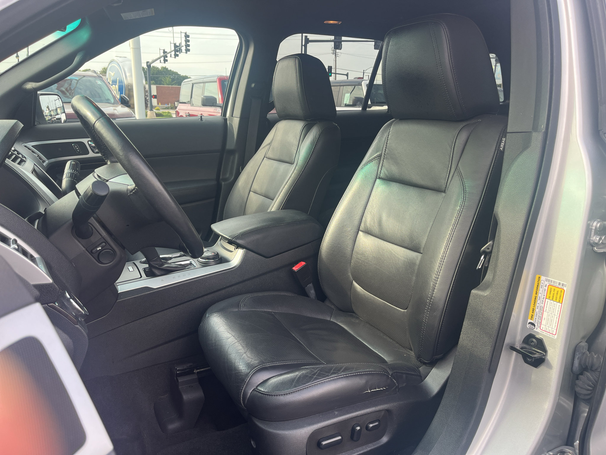 Used 2015 Ford Explorer Limited w/ Equipment Group 302A AWD/4WD image 18