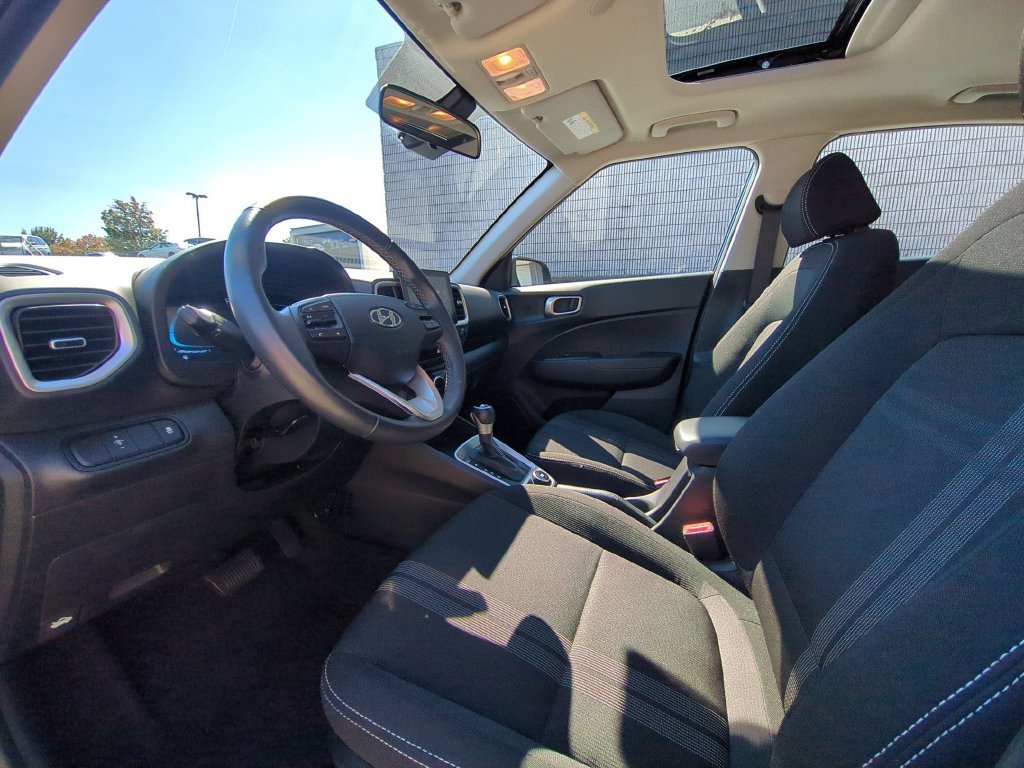 Used 2026 Hyundai Venue SEL FWD image 15