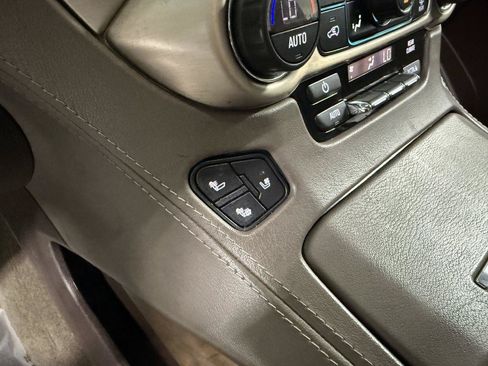 Used 2018 GMC Yukon XL Denali AWD/4WD image 24