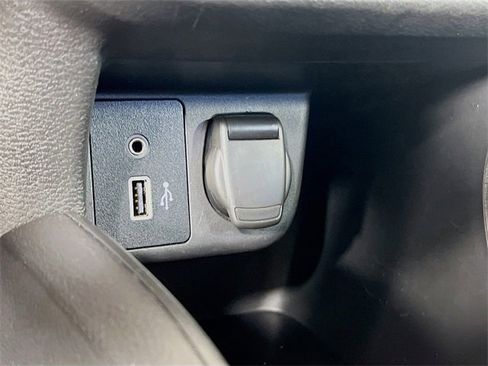 Used 2021 Nissan Versa SV image 15