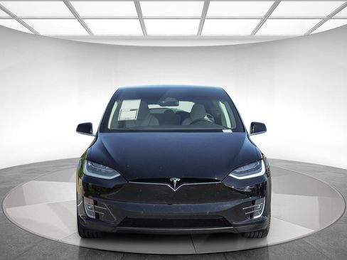 Used 2018 Tesla Model X 75D AWD/4WD image 6