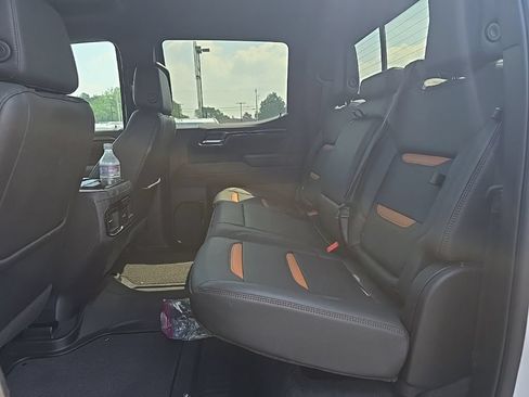Used 2024 GMC Sierra 1500 AT4 w/ Technology Package AWD/4WD image 11