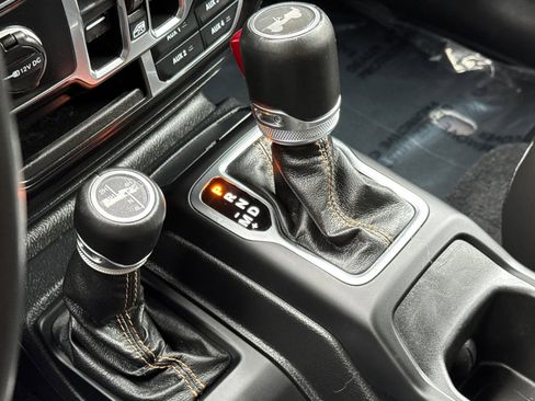 Used 2021 Jeep Wrangler Unlimited Sahara image 20