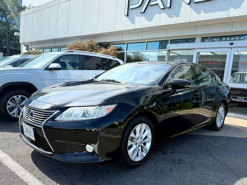 Used 2013 Lexus ES 300h w/ Luxury Pkg FWD image 3
