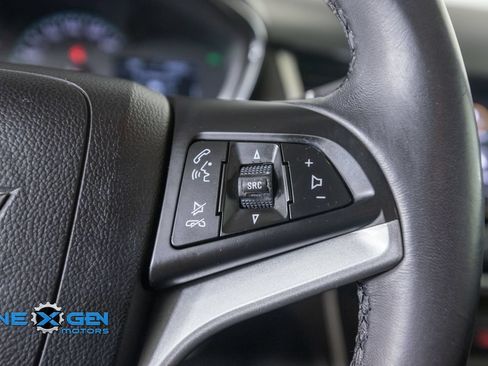 Used 2022 Chevrolet Trax LT w/ Midnight Edition AWD/4WD image 16