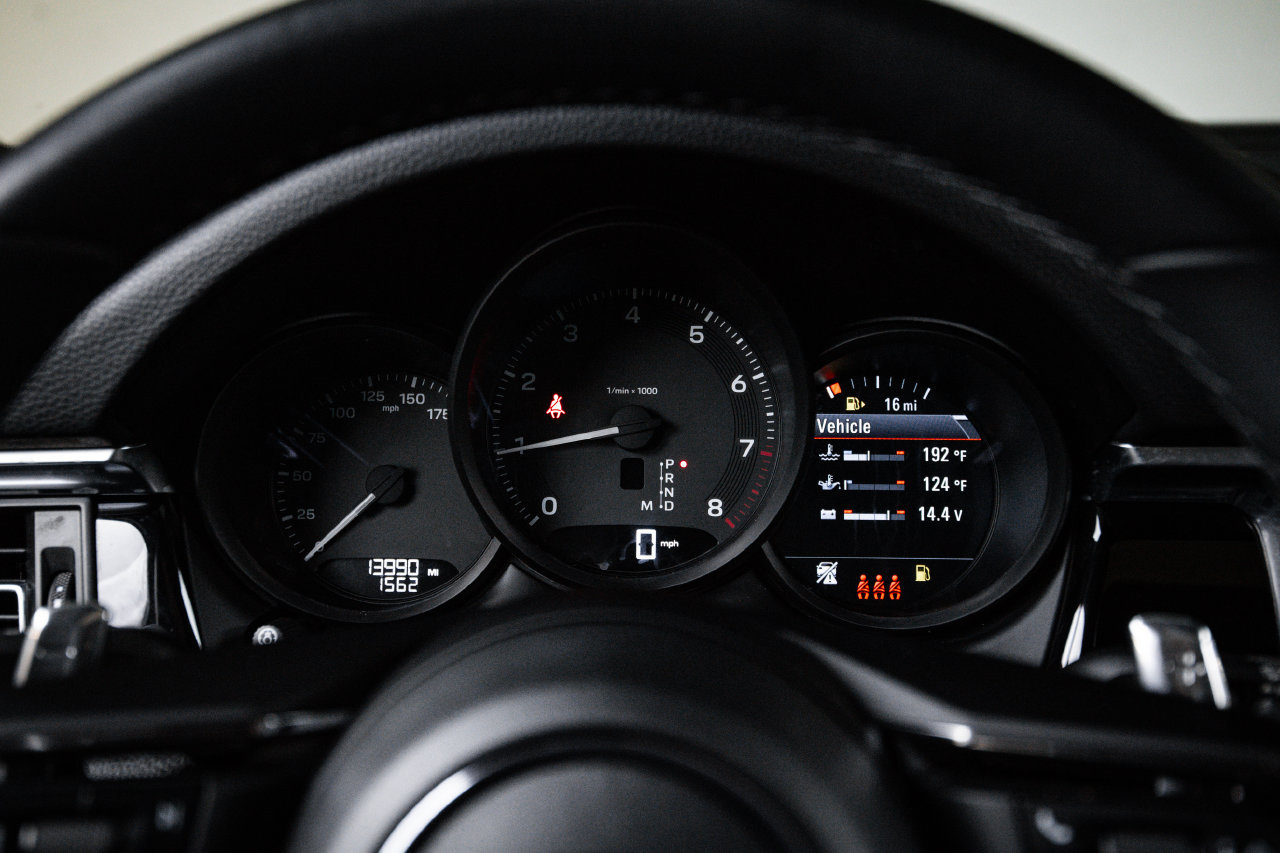 Certified 2023 Porsche Macan AWD/4WD image 15