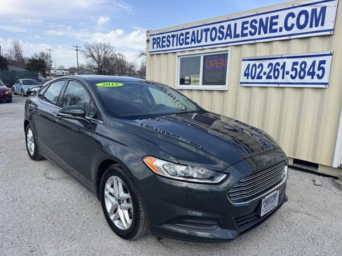 Used 2015 Ford Fusion SE image 1