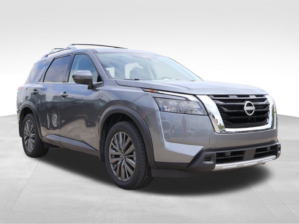 Used 2025 Nissan Pathfinder SL w/ SL Premium Package AWD/4WD image 6