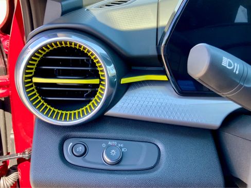 New 2025 Chevrolet Trax LT w/ Driver Confidence Package image 50