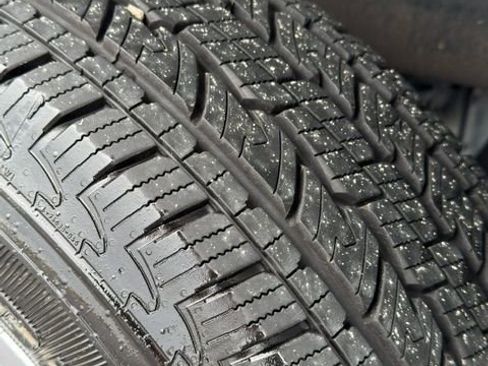 Used 2025 Chevrolet Silverado 1500 LT image 26