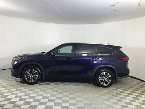 Certified 2021 Toyota Highlander XLE image 4